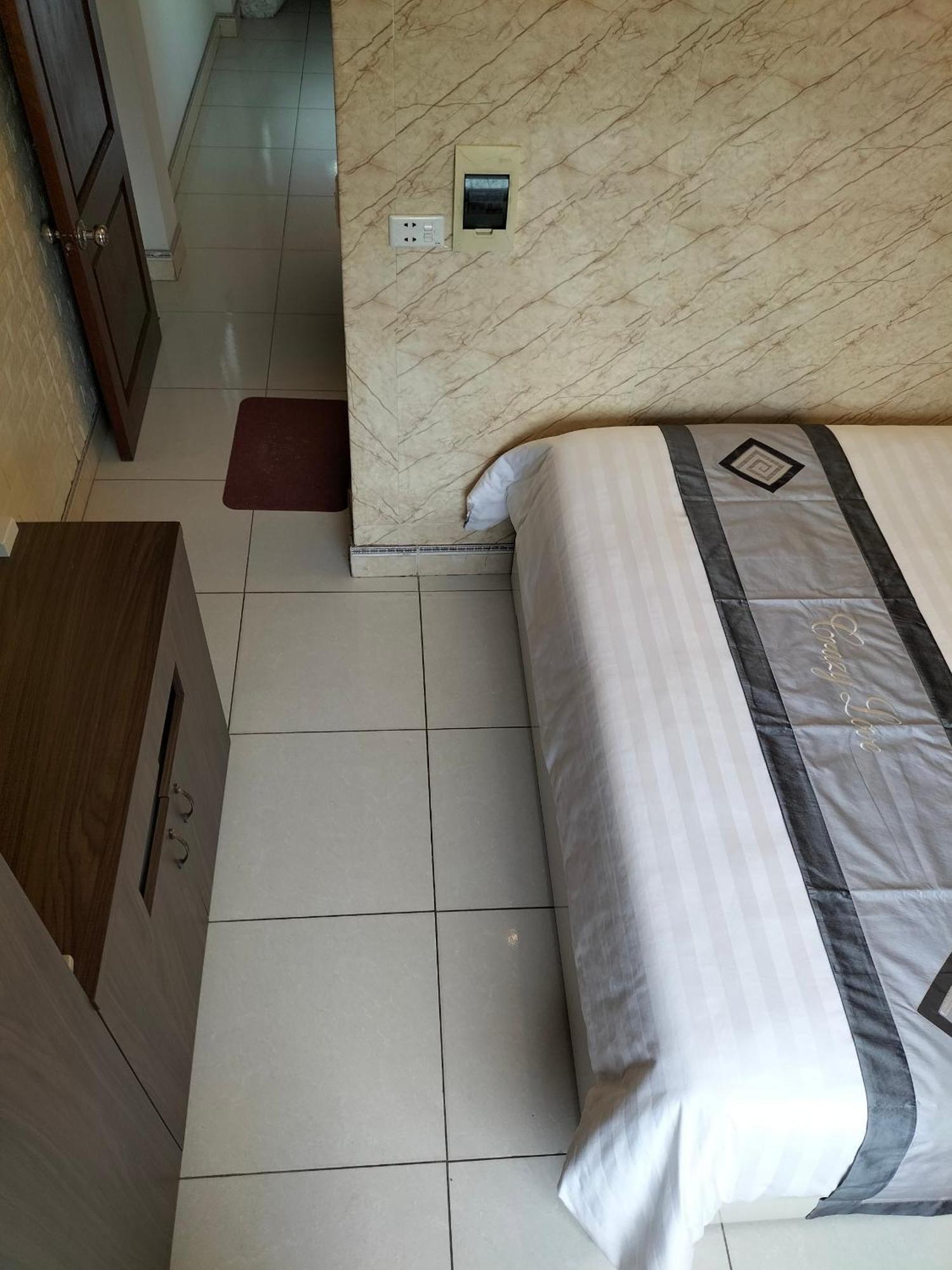 Roma Hotel Noi Bai Airport Ханой Екстериор снимка